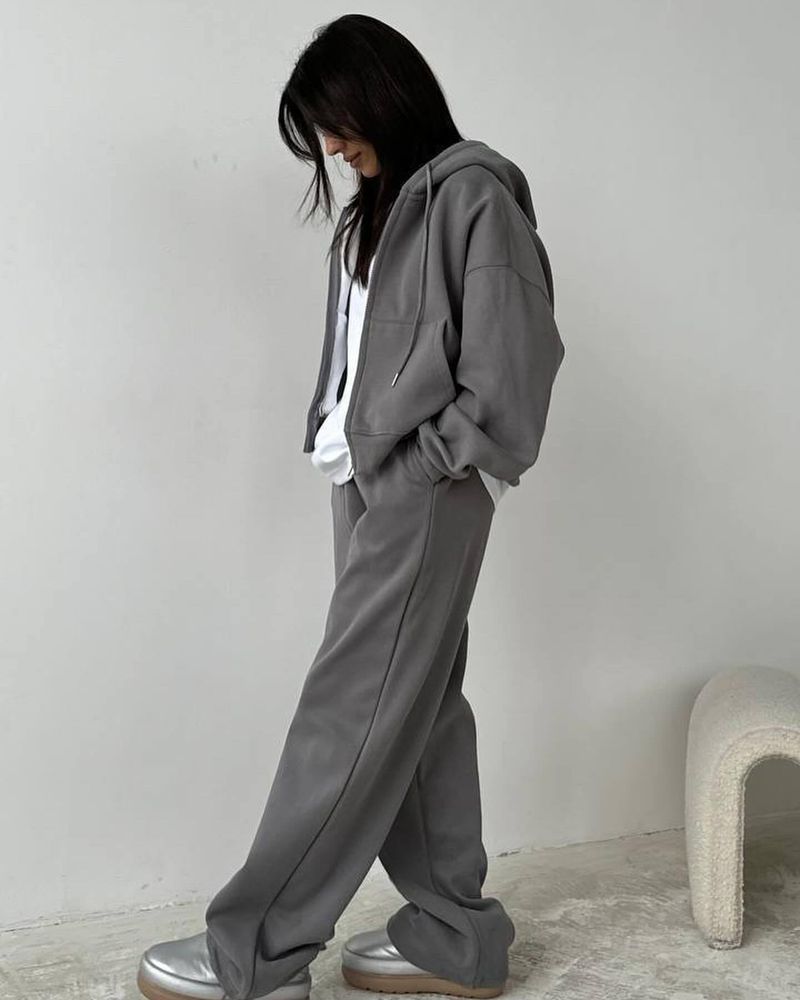 Felpa con cappuccio a maniche lunghe, tinta unita, con cerniera, a vita alta e gamba dritta, stile pigro per l'inizio dell'autunno_voghion.com