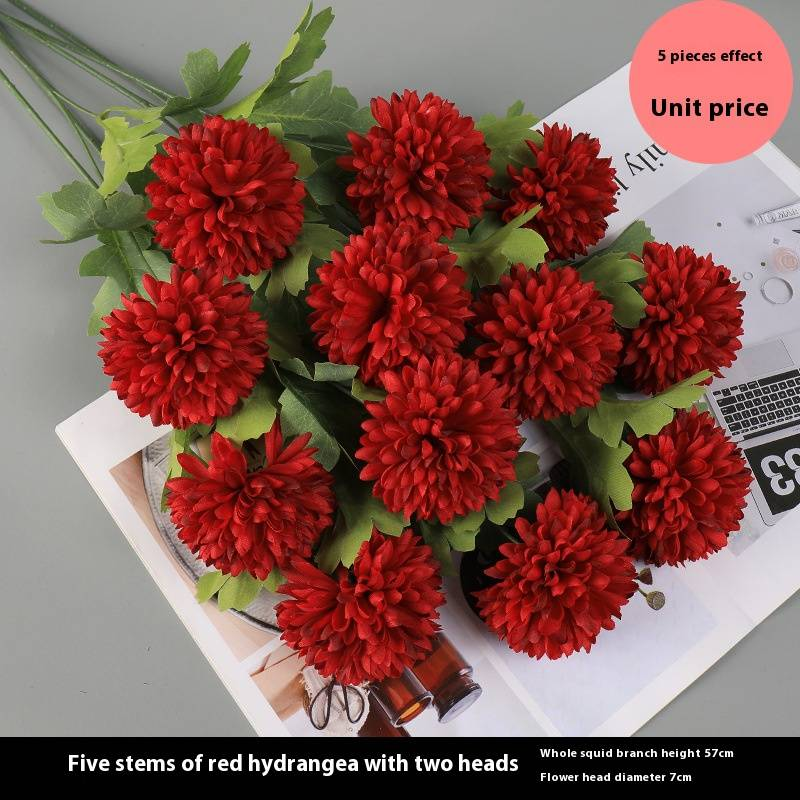 Bouquet di ortensie artificiali, tarassaco e rose: composizione floreale realistica per decorazioni domestiche, soggiorni, navate laterali per matrimoni e centrotavola._voghion.com