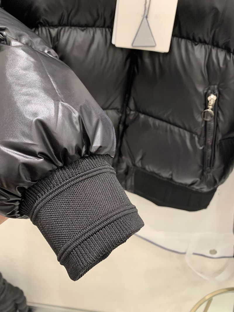 Kadın Kapitone Softshell Aşağı Mont - Hafif Sıcak Kışlık Mont, Dik Yaka, Günlük Stil İçin Bol Kesim (Siyah/Pembe)_voghion.com