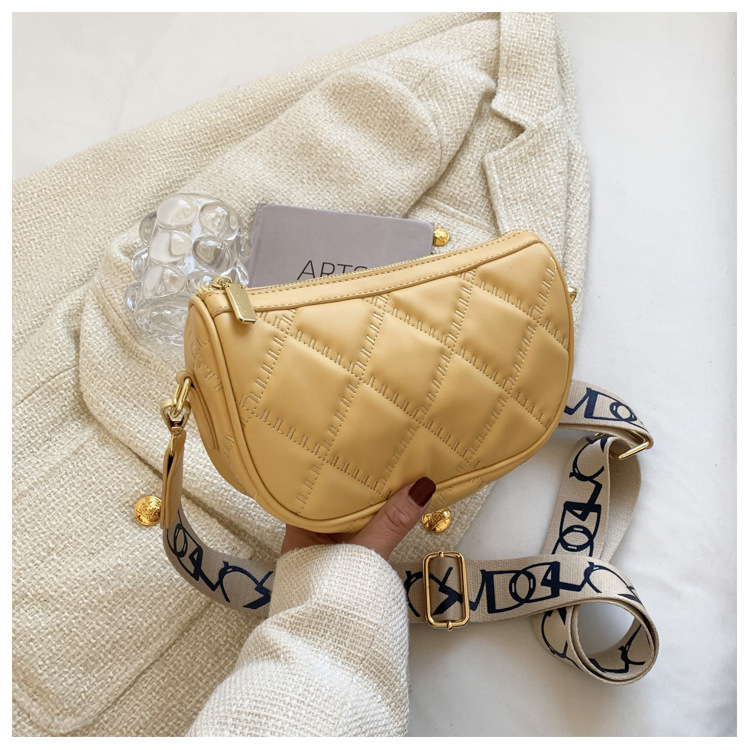 Damentaschen Neu 2023 Frischer Stickgarn-Trend Damentaschen Aolid-Farbdiamanttasche Damen breiter Schultergurt Nischensatteltasche_voghion.com