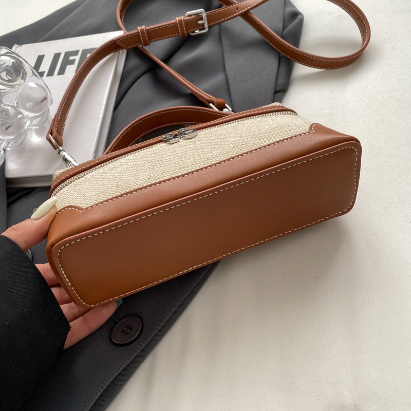 Modische kleine quadratische Handtasche für Damen 2023 Neue gespleißte Umhängetasche aus Canvas in Contrastfarbe_voghion.com
