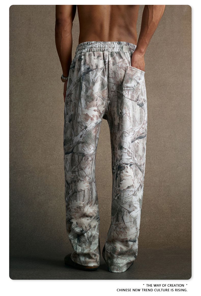 Ensemble deux pièces tendance pour homme, sweat-shirt camouflage en velours, streetwear, sweat à capuche et jogging en polaire camouflage – Tenue deux pièces tendance pour un confort hivernal_voghion.com
