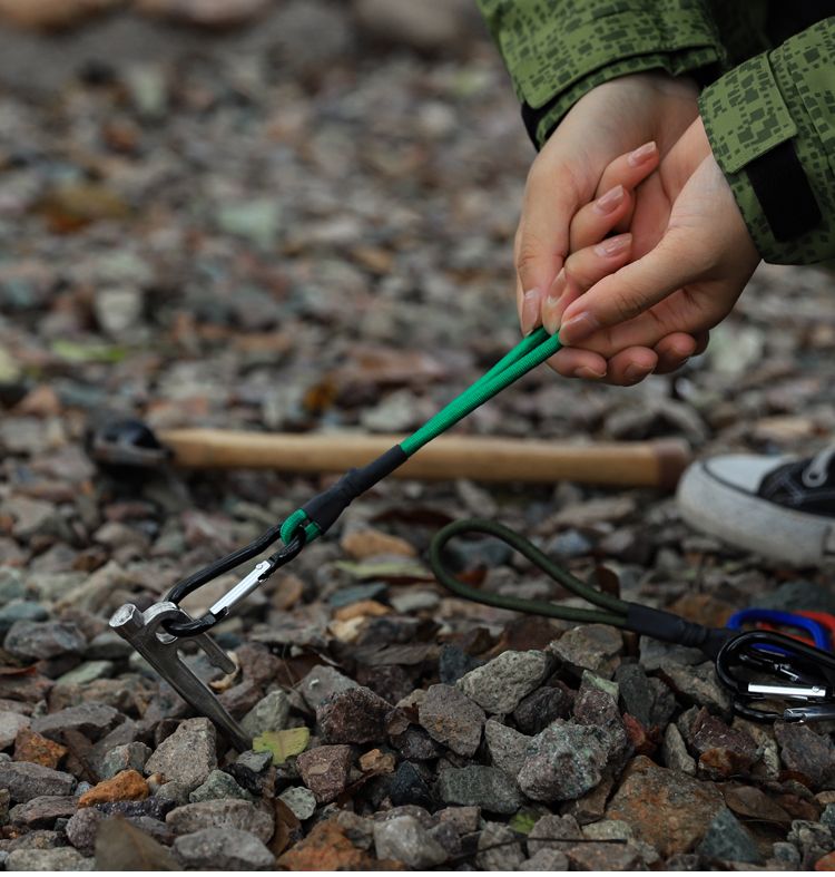 Gancho de escalada para exteriores, multifuncional, portátil, con cuerda elástica y hebilla, para acampar, con cordón ajustable y estaca para el suelo._voghion.com