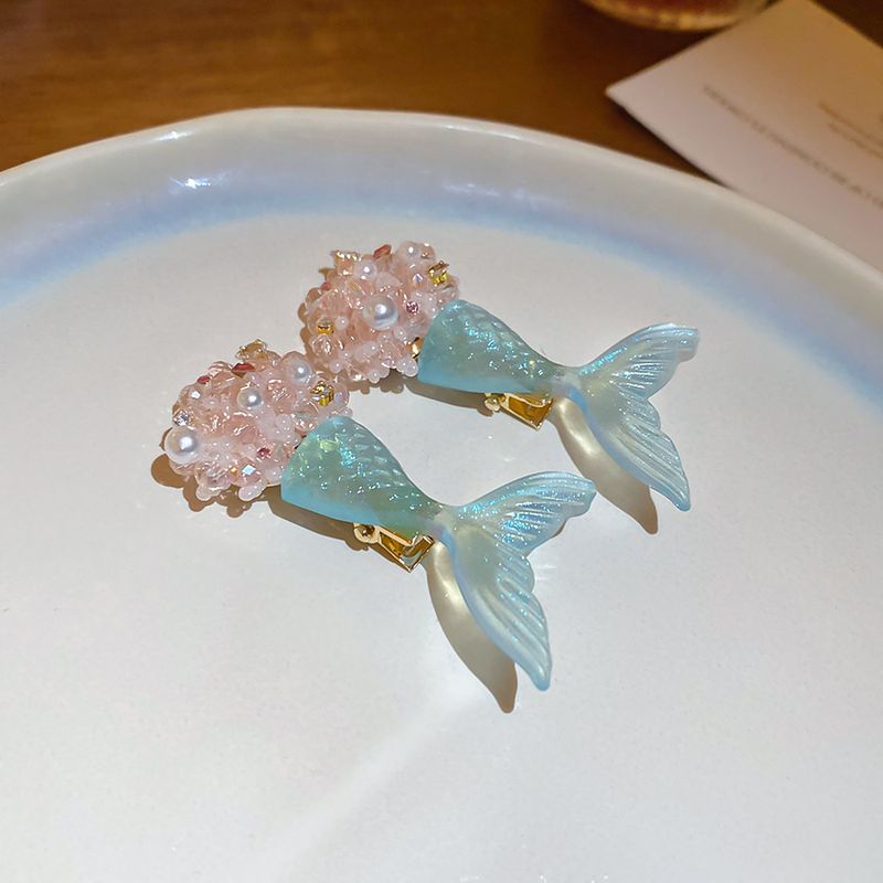 Silbernadel Harz Perle Blume Cluster Fischschwanz Ohrringe Clip Set Mode Exquisite Kleine Haarspangen Leichter Luxus_voghion.com