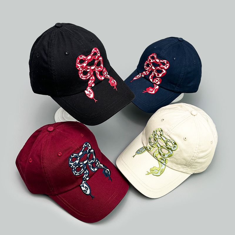 Elegante berretto da baseball con ricamo a forma di serpente e fiocco - Cappello unisex regolabile in cotone per protezione solare e moda_voghion.com