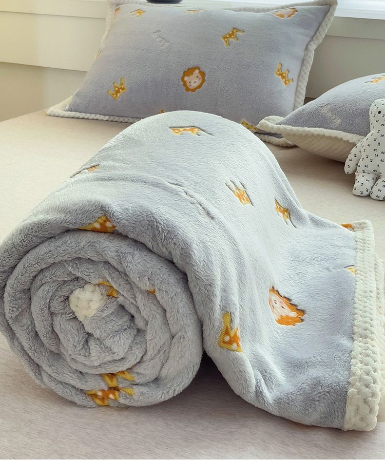 Cute Coral Fleece Thickened Autumn-Winter Office Nap Blanket For Work Breaks_voghion.com