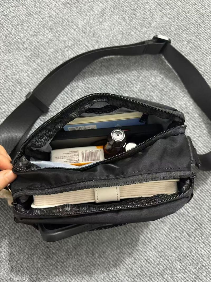 Waterproof Nylon Mini Square Bag_voghion.com