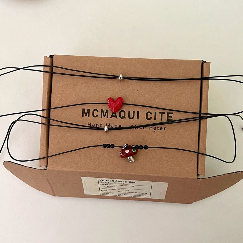 Collana con corda da tirare, stile autunno e inverno, con vernice spray rossa e ciondolo a forma di fungo, da donna, graziosa e squisita, con catena a forma di clavicola._voghion.com