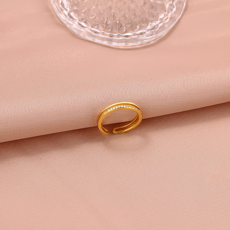 Moda geometrica VENUS Anello con nodo concentrico Anello da donna con linea dorata Anello trasversale Semplice e versatile Gioielli per feste Gi_voghion.com