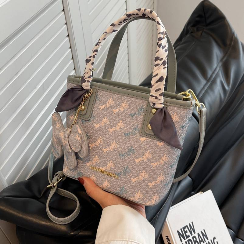 Kleine Taschen, Damentaschen, 2024 Neue Sommermode für Damen mit hochwertiger Textur, Nischen-Umhängetaschen, tragbare Beuteltaschen_voghion.com