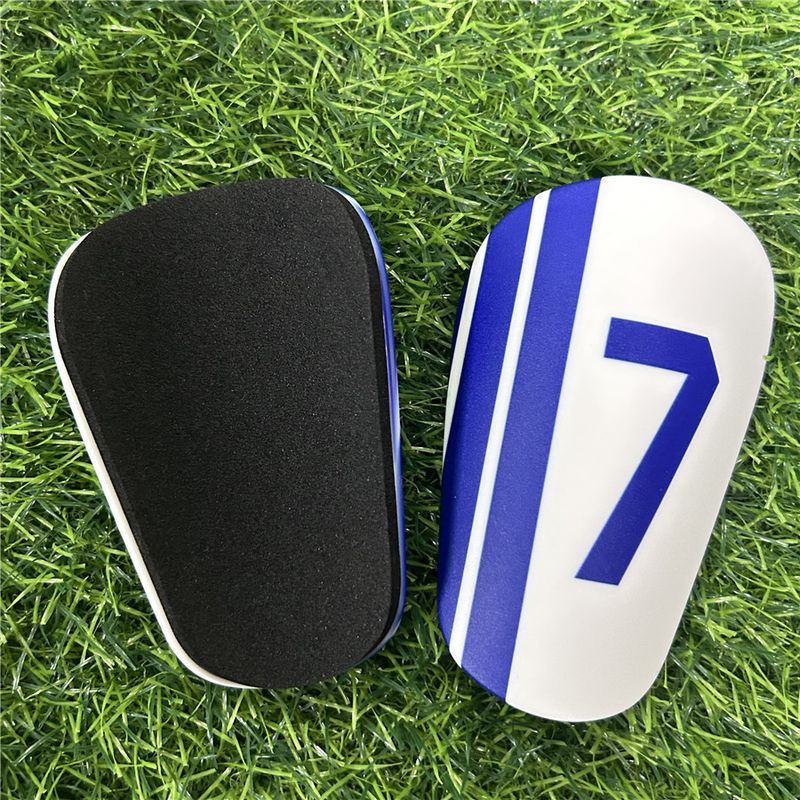 Mini scheenbeschermers voor kinderen en jongeren - Lichtgewicht scheenbeschermers voor voetbal met verstelbare banden, ademend ontwerp - Ideaal voor training en wedstrijden_voghion.com