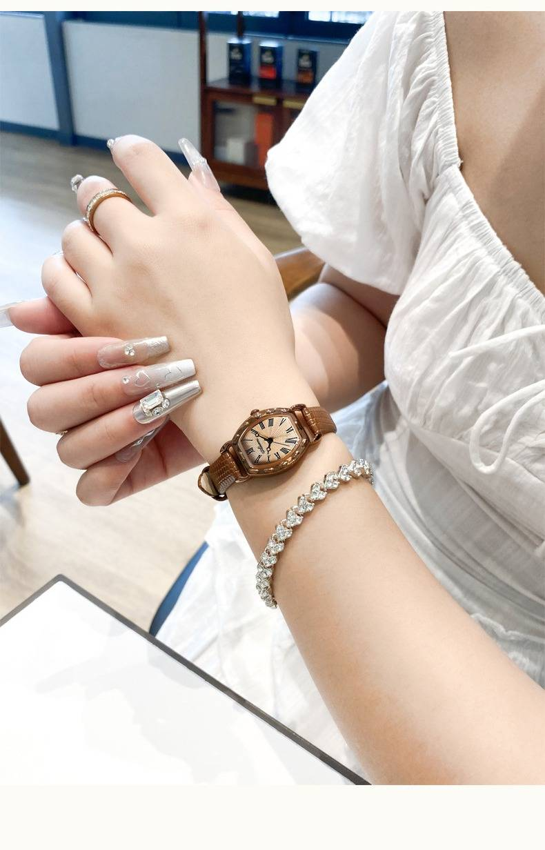 Elegant Women's Retro Barrel-Shaped Quartz Watch With Genuine Leather Strap, Minimalist Dial Design, 30M Water Resistance Female_voghion.com