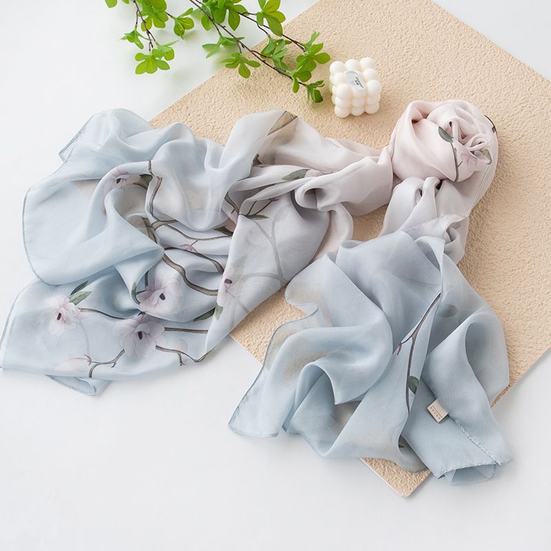 Confezione regalo in seta di gelso al 100% 2024 Sciarpa da donna sottile di alta qualità stampata in stile cinese con fiori di pesco azzurro_voghion.com