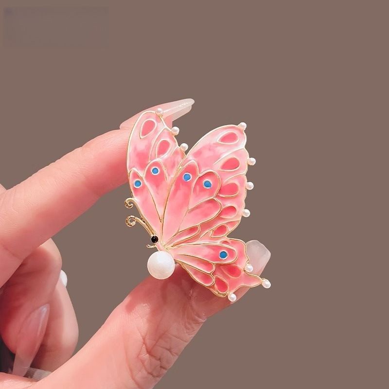 Elegant Temperament Painted Butterfly Brooch Vintage Versatile Pearl Insect Brooch Anti-light Pin_voghion.com