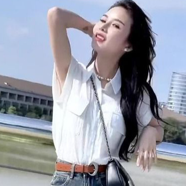 Damenbekleidung Temperament-Outfit Ein komplettes Set altersreduzierender Outfits für den Sommer Pure Desire Weißes Hemd Retro-Jeansrock Zweiteiliger Anzug_voghion.com