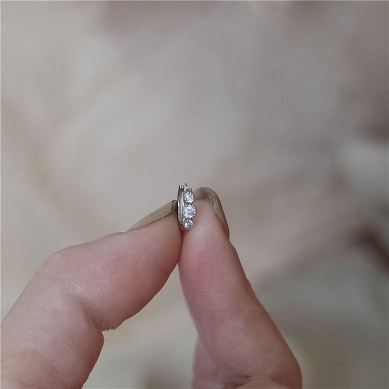 Dormire senza togliere gli orecchini in argento micro-intarsiati con tre zirconi semplici orecchini giapponesi con fibbia per orecchini temperamento femminile_voghion.com