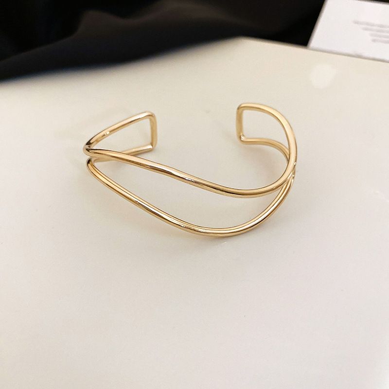 Cold Wind Cross Wave New Light Luxury Fashion Bracelet, Simple And High End Handpiece_voghion.com