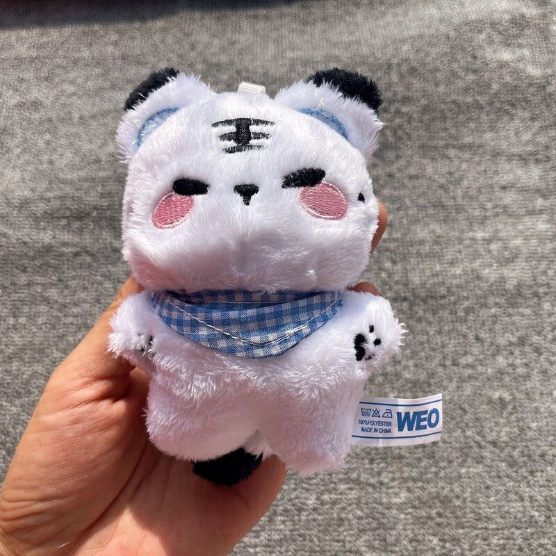 Hoshis Tiger Plush Seventeen Toy With Pp Cotton Filling White 51in47in_voghion.com