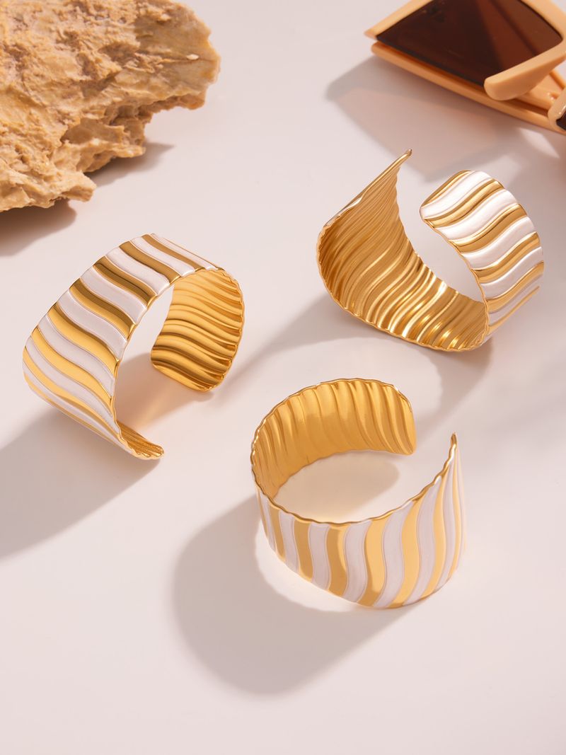 Square Sugar Geometric Opening Wide Silver Interlayer Dual Color Bracelet, Niche Striped Stainless Steel Minimalist Bracelet_voghion.com