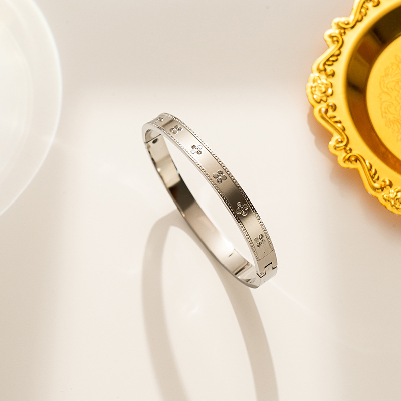 Bracciale rigido in oro con quadrifoglio per donna Fashion Luxury Brand Lucky Grass No Fade Accessori per gioielli_voghion.com