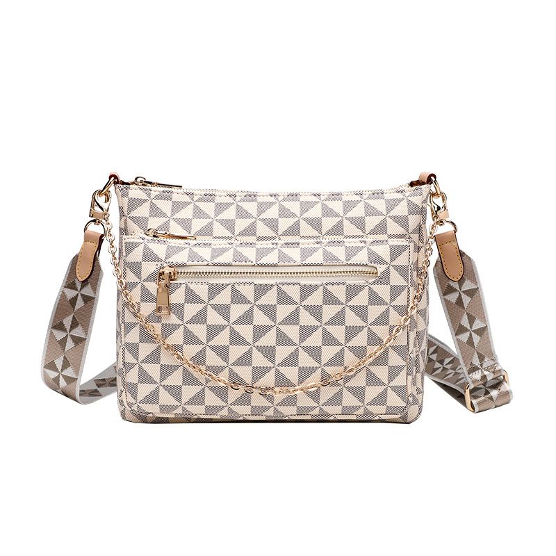 Fashion 2025 Summer New Shoulder Envelope Ladies Casual Wide Strap Shoulder Armpit Chain Bag_voghion.com
