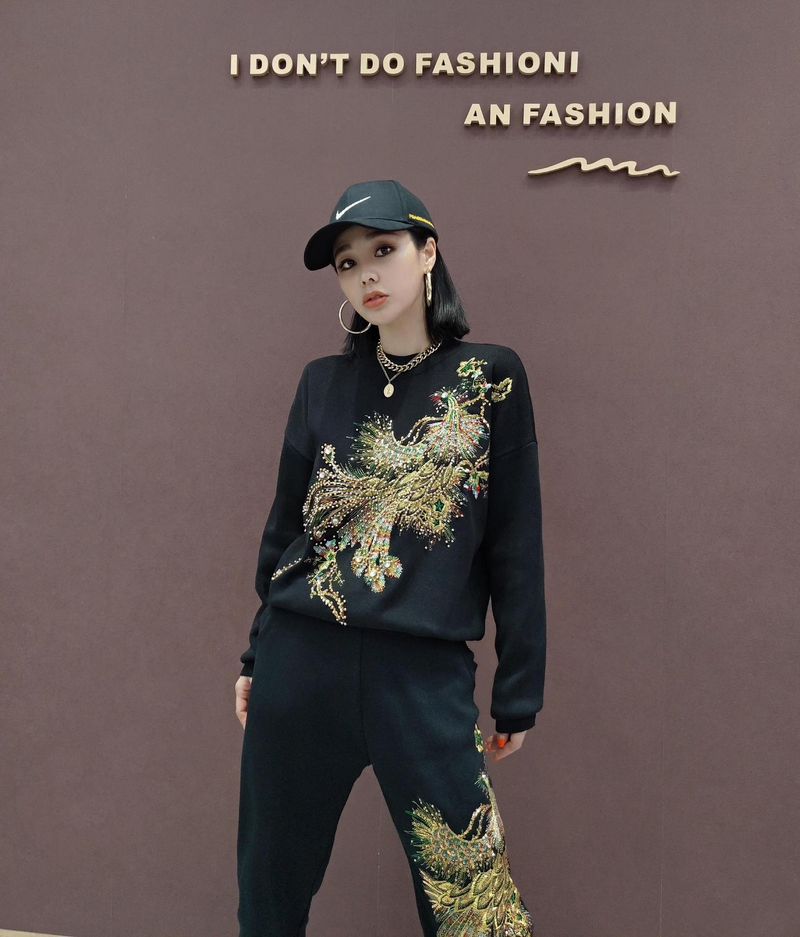 Ensemble élégant pull et pantalon slim en tricot brodé de perles de paon pour femme - Manches princesse, tissu chenille, grande taille disponible_voghion.com