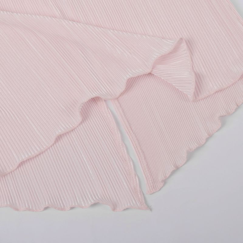 Chemisier plissé pour femme, élégant, coupe slim, manches cloche, cravate au dos, été 2025. Synonymes : tenue_voghion.com