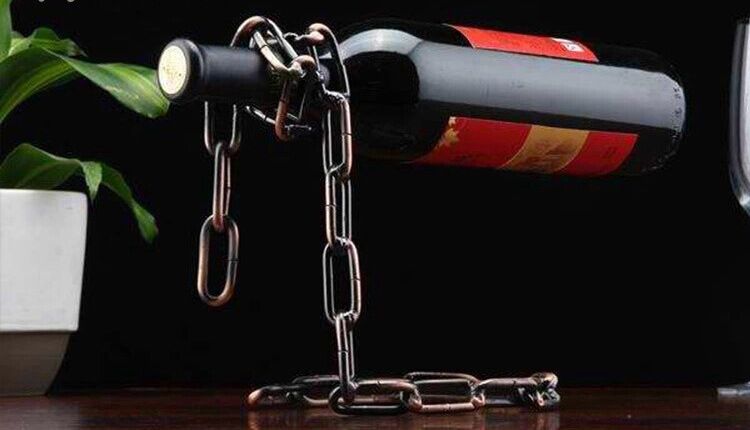 Unique Fashion Red Bottle Holder European Style Creative Floating Iron Art Rope Wine Rack Ornament_voghion.com