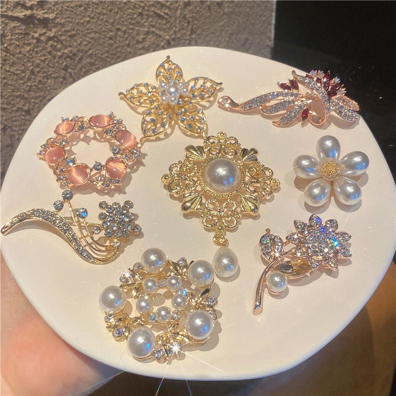 Brooch High-end Women's Accessories Fixed Clothes Cute Buckle Luxurious Cardigan Pin Elegant Sweater Suit_voghion.com