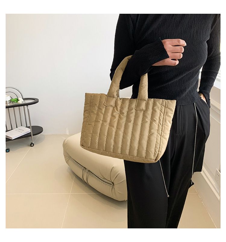Bag Women's 2023 New Large Capacity Simple Niche Handbag Bag Women's Cotton-padded jacket Shoulder Popular Embroidered Tote Bag_voghion.com