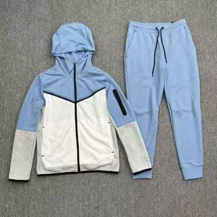 2024 Spring New Men's Zipper Style Casual Seamless Sports Split Knitted Hooded Windproof Coat Set_voghion.com