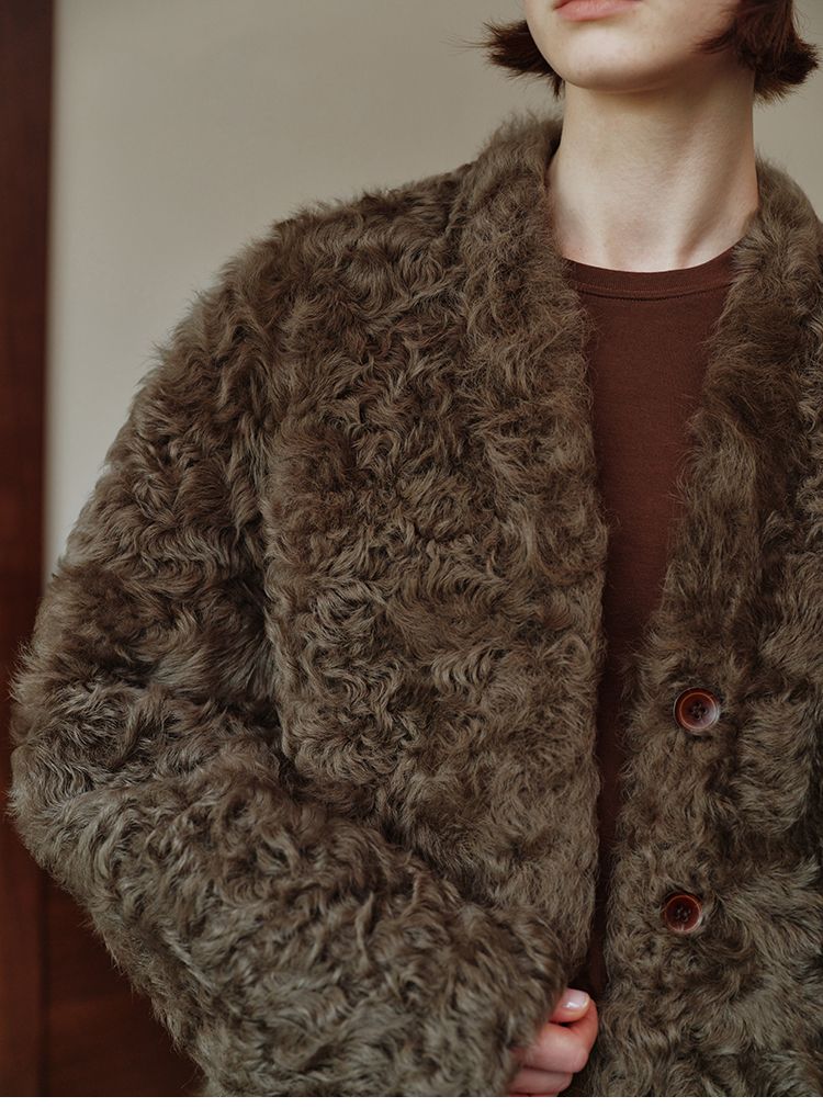 Damen-Kunstpelzmantel mit natürlichen Locken – gemütlicher V-Ausschnitt, offener Cardigan-Stil, toskanisch inspirierte Kunst-Shearling-Jacke_voghion.com