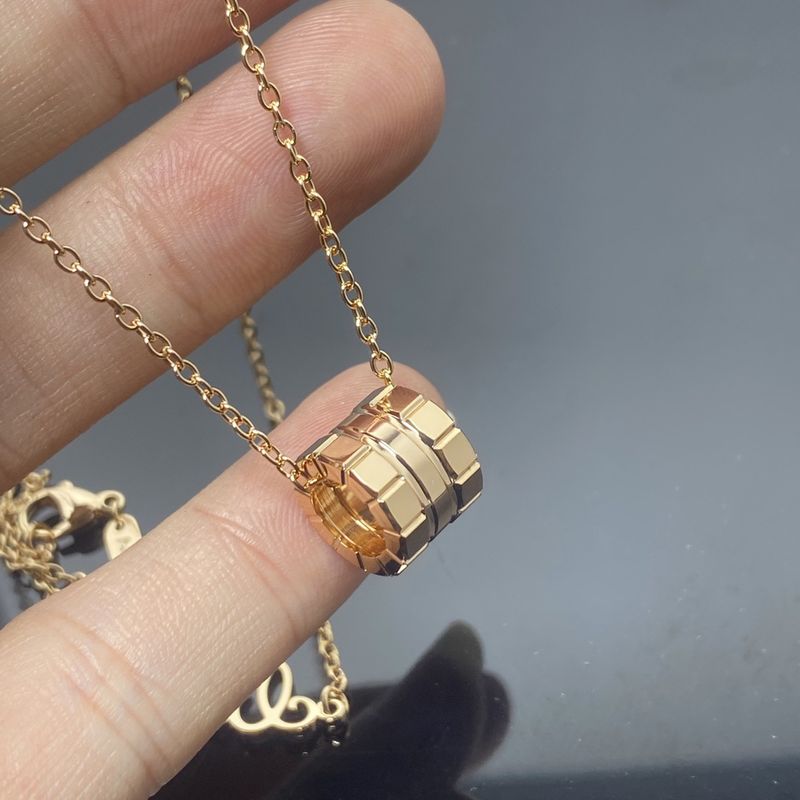 Eiswürfel-Halskette für Frauen, klassischer quadratischer Anhänger mit kleiner Taille, trendige High-End-Halskette für Freundinnen mit gleicher Schlüsselbeinkette_voghion.com