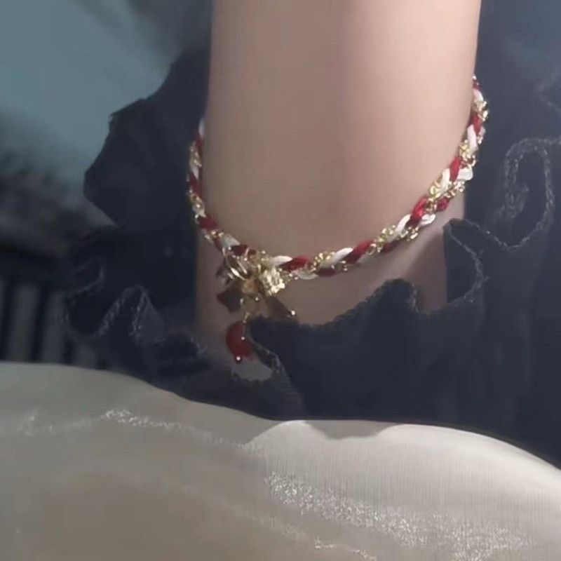 Rode strikarmband met een zoete, eenvoudige sfeer, geweven koord om cadeau te doen aan vriendinnen en accessoires_voghion.com