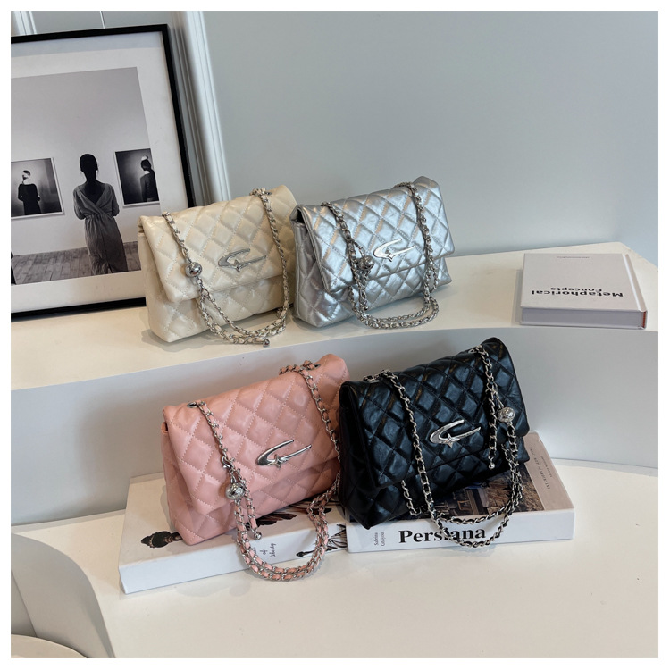 Korean Version Of Rhombic Design Bag Women 2023 New Small Fragrance Style high-end car stitching temperament one-shoulder Messenger women's bag_voghion.com
