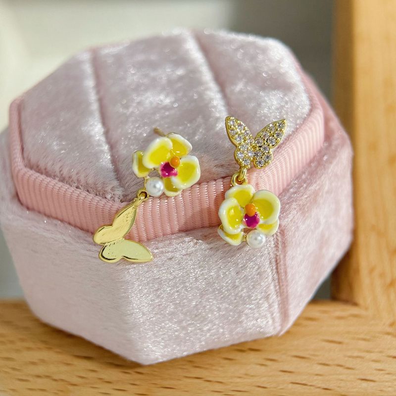 Temperamento carino, design semplice con fiore a forma di cuore da ragazza, orecchini di lusso in zircone, orecchini di lusso leggeri e di alta qualità_voghion.com