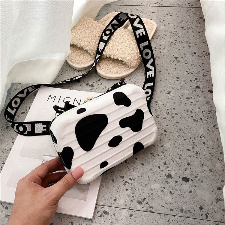 Fresh Girl's 2024 nieuwe trendy Koreaanse editie veelzijdige crossbody koe vlinderketting doos kleine vierkante tas voor dames_voghion.com