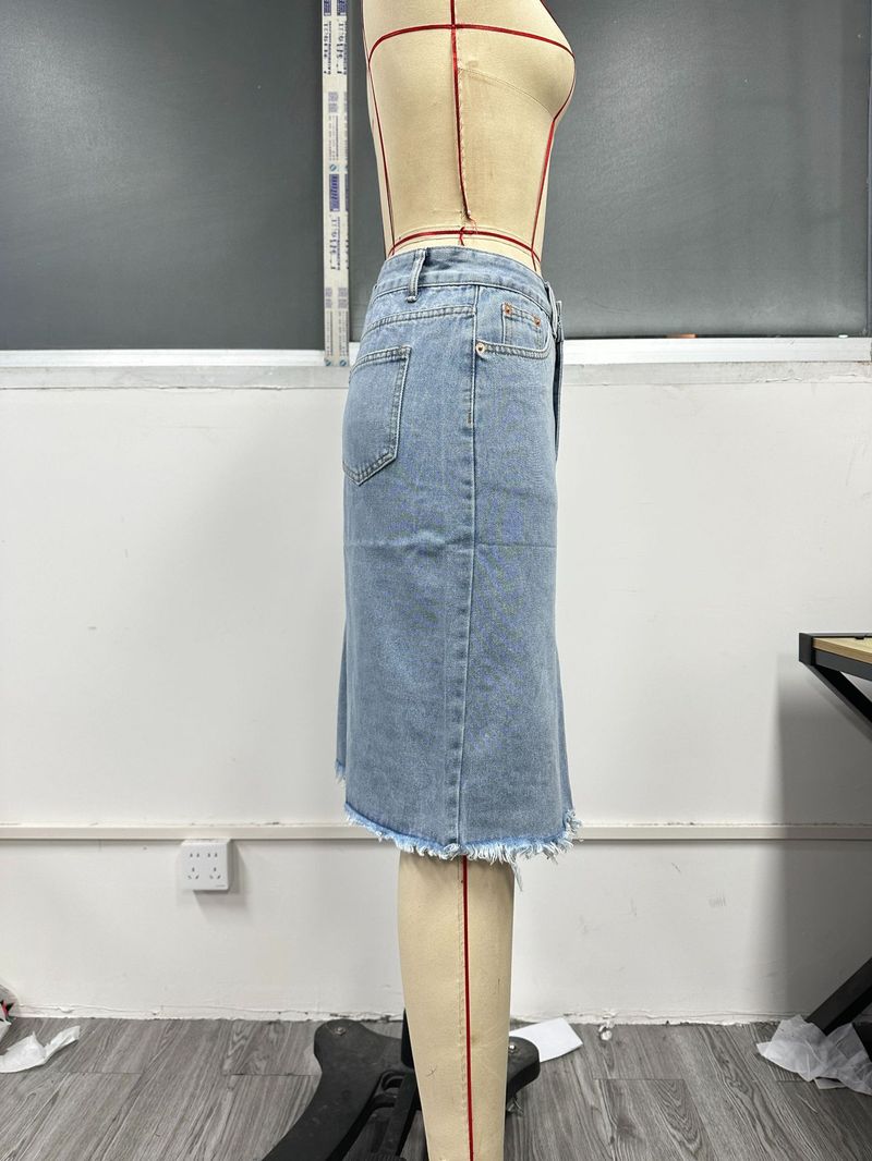 Gonna in denim a vita alta, di media lunghezza, con spacchi, aderente ai fianchi, per donna; stile europeo e americano._voghion.com