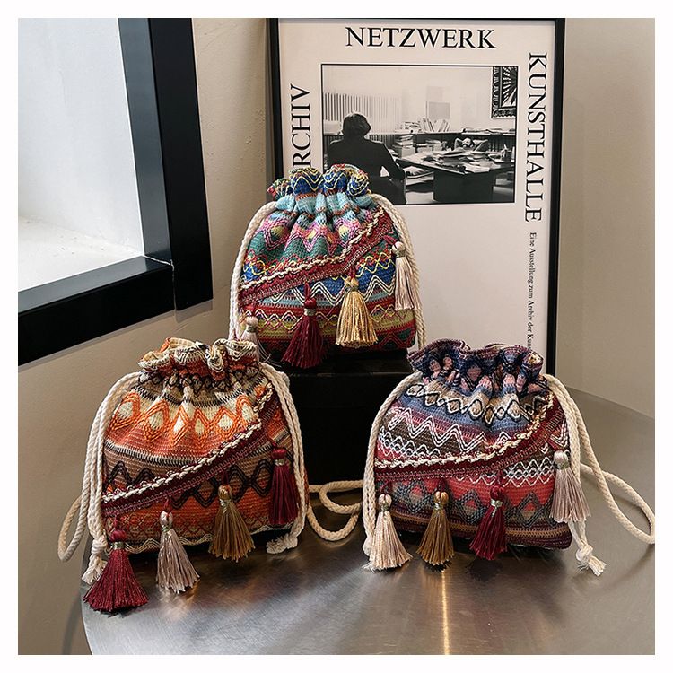 Borsa a secchiello da donna, stile etnico, borsa a tracolla con coulisse e nappa, borsa a secchiello da donna_voghion.com