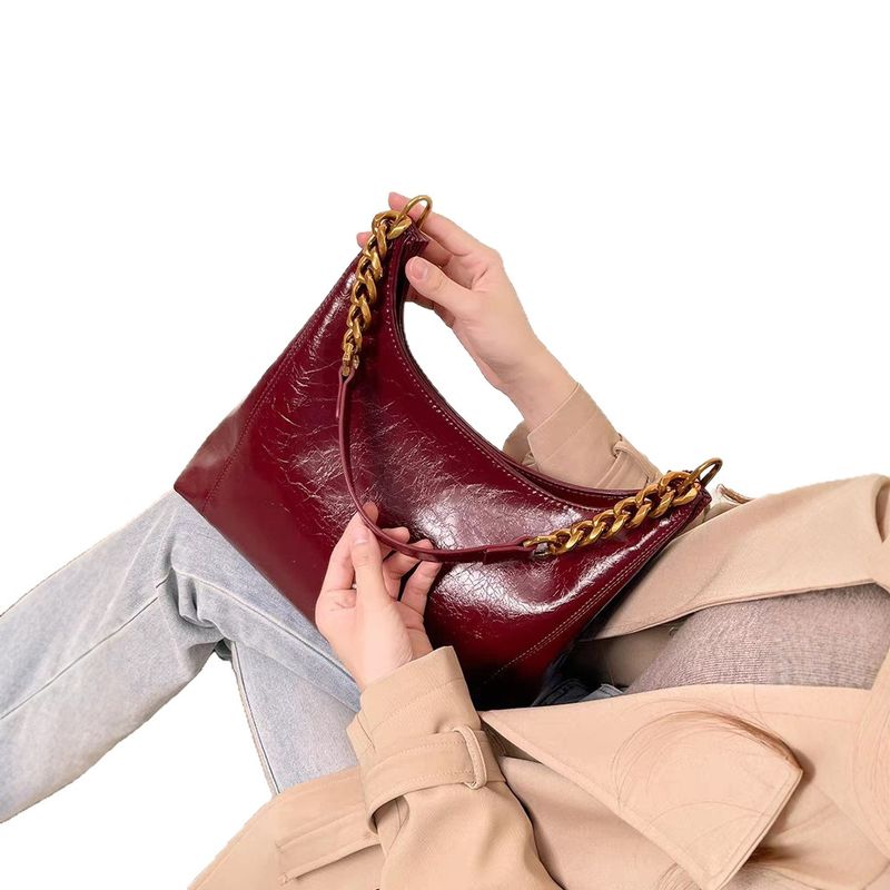 Rot Für Frauen 2025 Neue High-End-Glanzleder Braut Unterarm Täglichen Gebrauch Crossbody Hochzeit Tasche_voghion.com