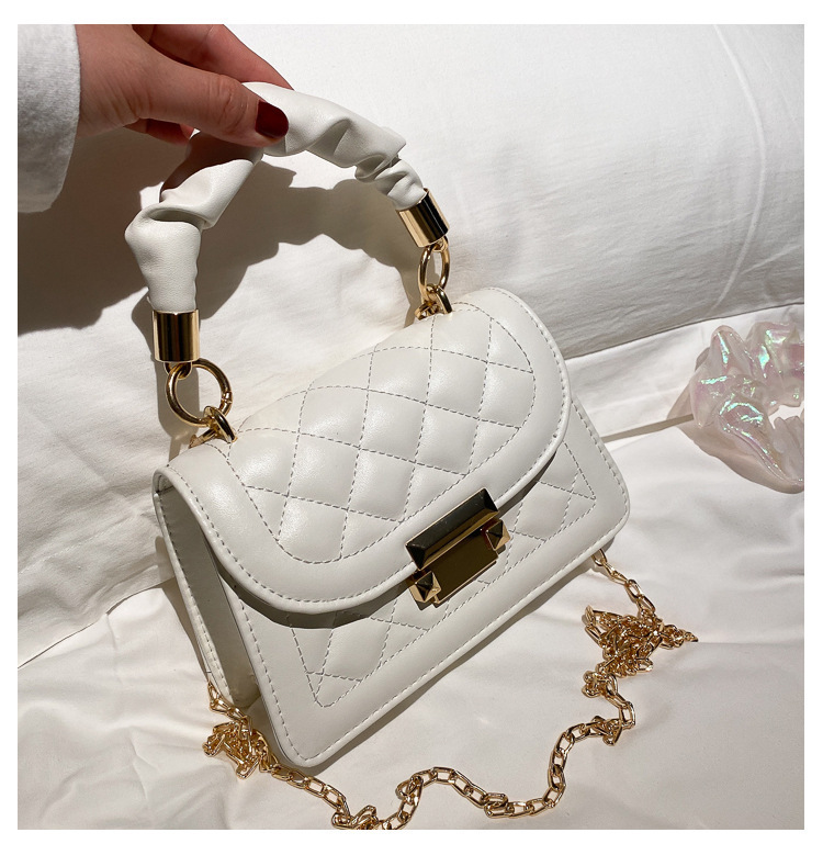 Borsa a tracolla con tracolla a catena quadrata piccola rossa INS Women's 2023 Classic Korean Fashion Network_voghion.com