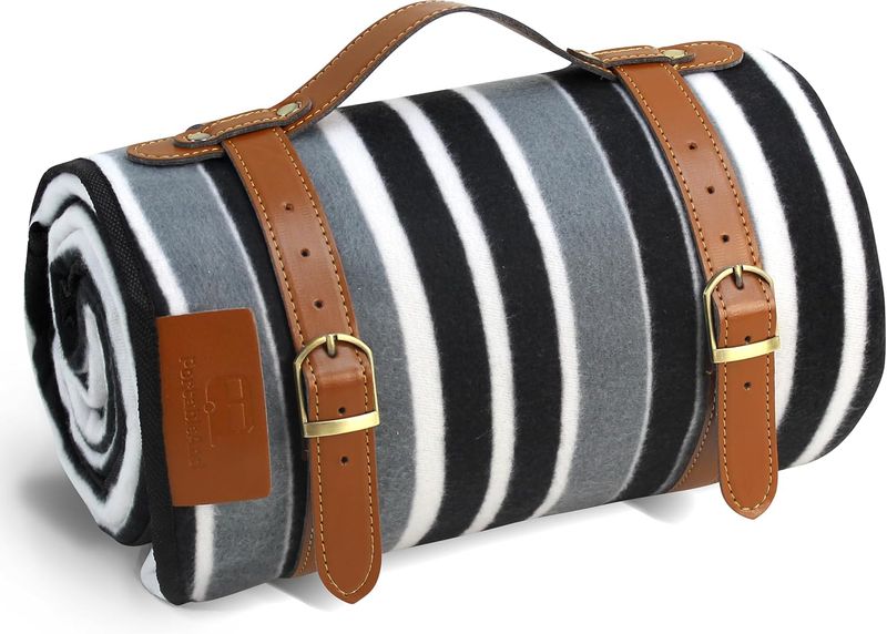 PortableAnd Extra Large Picnic Outdoor Blanket 3-Layer Convenient Mat Handbag Spring Summer Black And White Striped_voghion.com