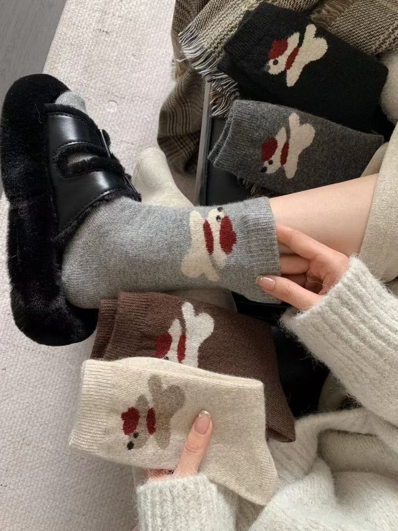 Calzini da donna color caffè senza cuciture, stile giapponese, caldi e spessi, a metà polpaccio, in lana, autunno e inverno, con simpatici cartoni animati, modello cucciolo_voghion.com