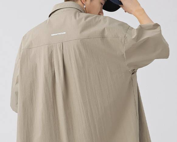 Vintage Workwear-Kurzarmhemd für Herren, Oversized-Utility-Hemd mit Taschen, atmungsaktives Nylon-Casual-Button-Up, Streetwear-Essential für den Frühling_voghion.com
