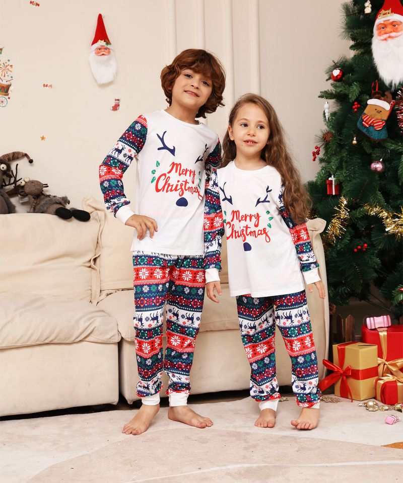 Set per la famiglia di Natale con pupazzo di neve, fiore e fulvo, alfabeto. Set per la famiglia di Natale, stampato, per il sonno_voghion.com