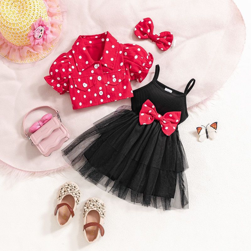 Vêtements pour enfants Veste à manches courtes à pois avec revers et bretelles Jupe en gaze à nœud Ensemble trois pièces pour filles_voghion.com
