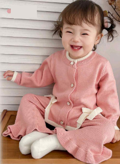 Mother & Kids Soft Cotton Baby Girl Outfit 2-Piece Set Cute Cartoon Print Long Sleeve Cardigan & Pants (White, Pink, Gray, Beige, Red, Green)_voghion.com