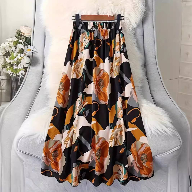 Falda midi evasé con estampado floral: falda cruzada de gasa fluida para mujer, ideal para la oficina y el brunch (tallas S-XL, negra, poliéster)_voghion.com