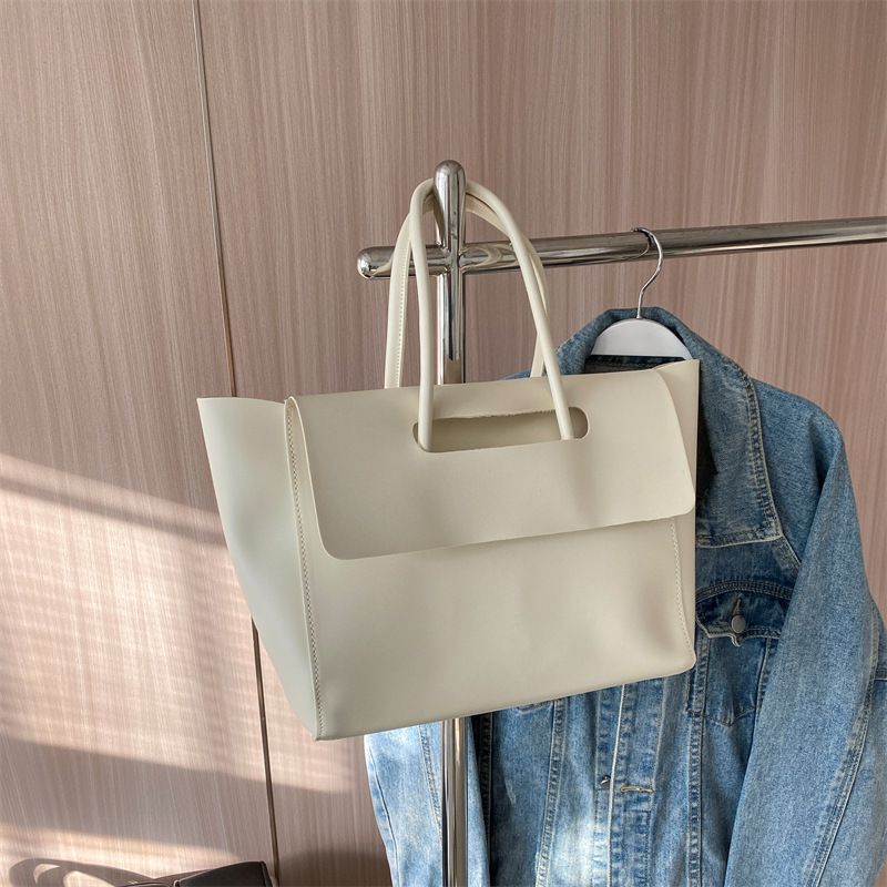 Große 2025S Designer High-End Big Bag Damentasche Neue trendige koreanische Version der Handtasche mit großer Kapazität Retro Pendlertasche Messenger Bag_voghion.com