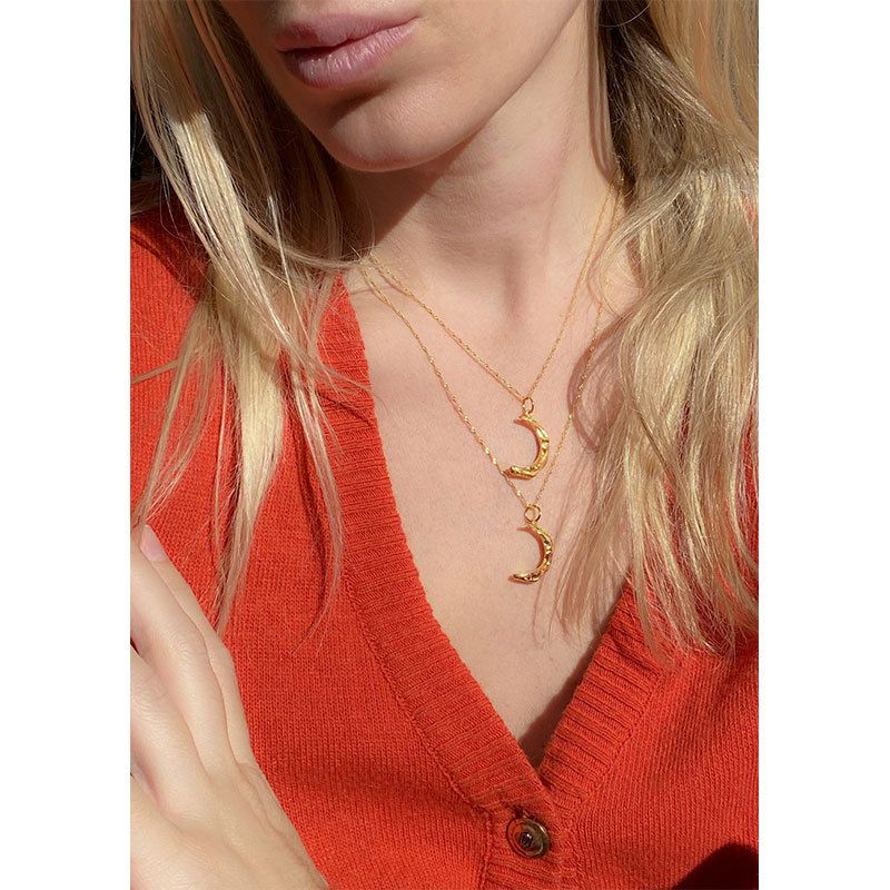 Collier élégant avec pendentif lune en laiton plaqué or, bijou géométrique pour femme, idéal au quotidien._voghion.com